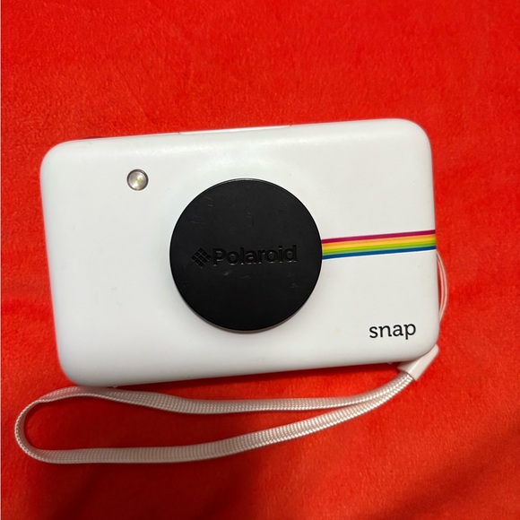 I am selling this slightly used Kodak step digital instant Camera! - Picture 4 of 5